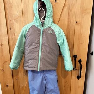 The North Face 2 Piece Snow Winter Ski Set Jacket Bibs Size 4